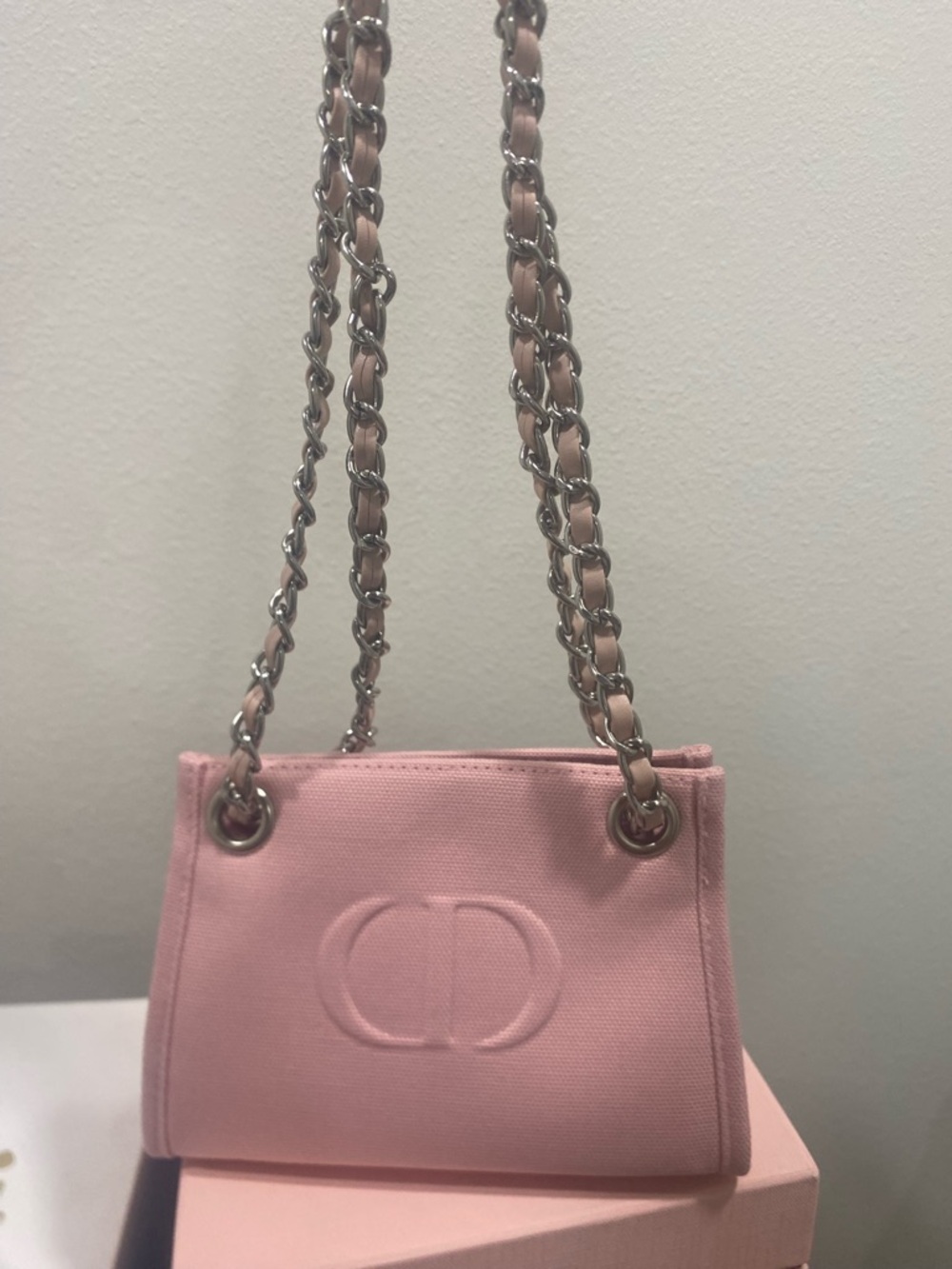 Dior Beauty GWP Pink Canvas Shoulder Bag with Silver Chain - Picture 3 of 7